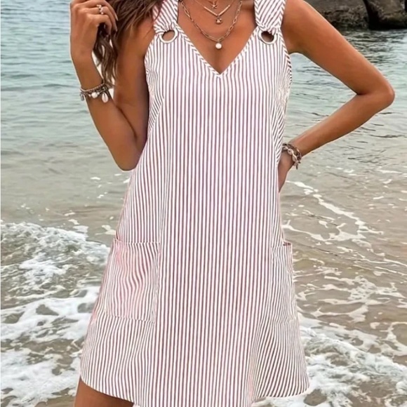 New! Women Sleeveless Red/White Striped Print Ring Decor Dress, Casual Pockets - Picture 9 of 10